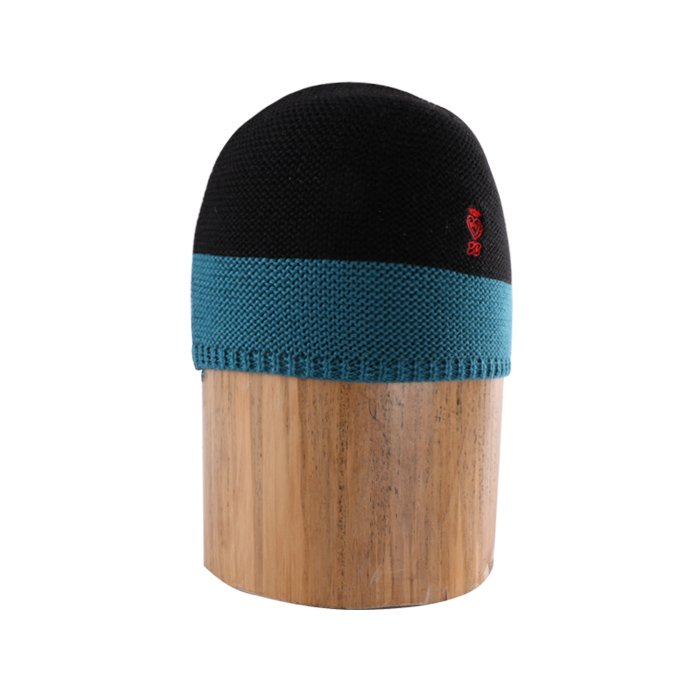 Winter Blanck Knitted Beanie Hat - immagine 2