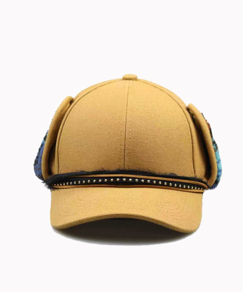 Chapeau de trappeur jaune